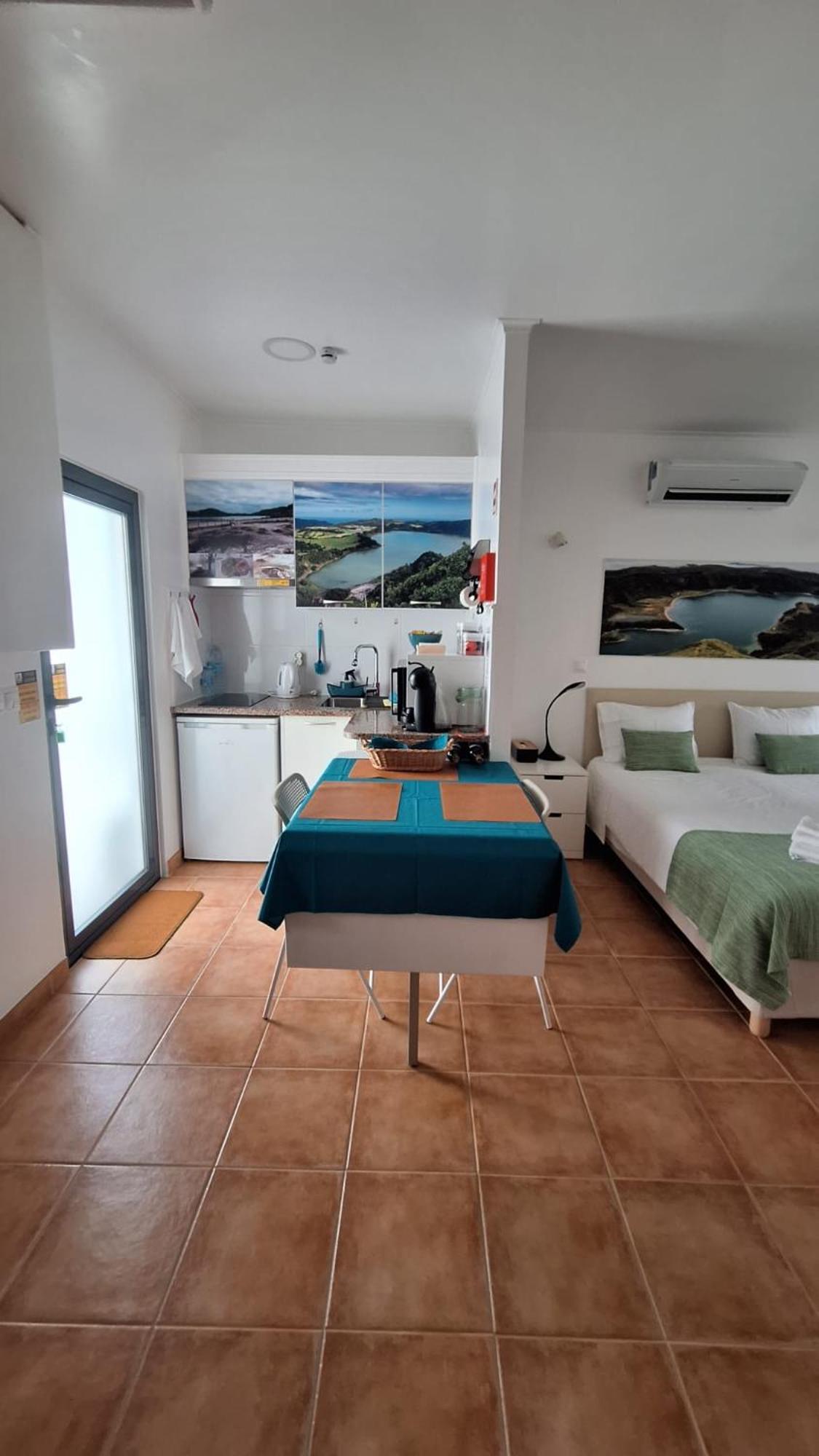 Caminhos Nos Levam Pela Ilha Leilighet Ponta Delgada Eksteriør bilde